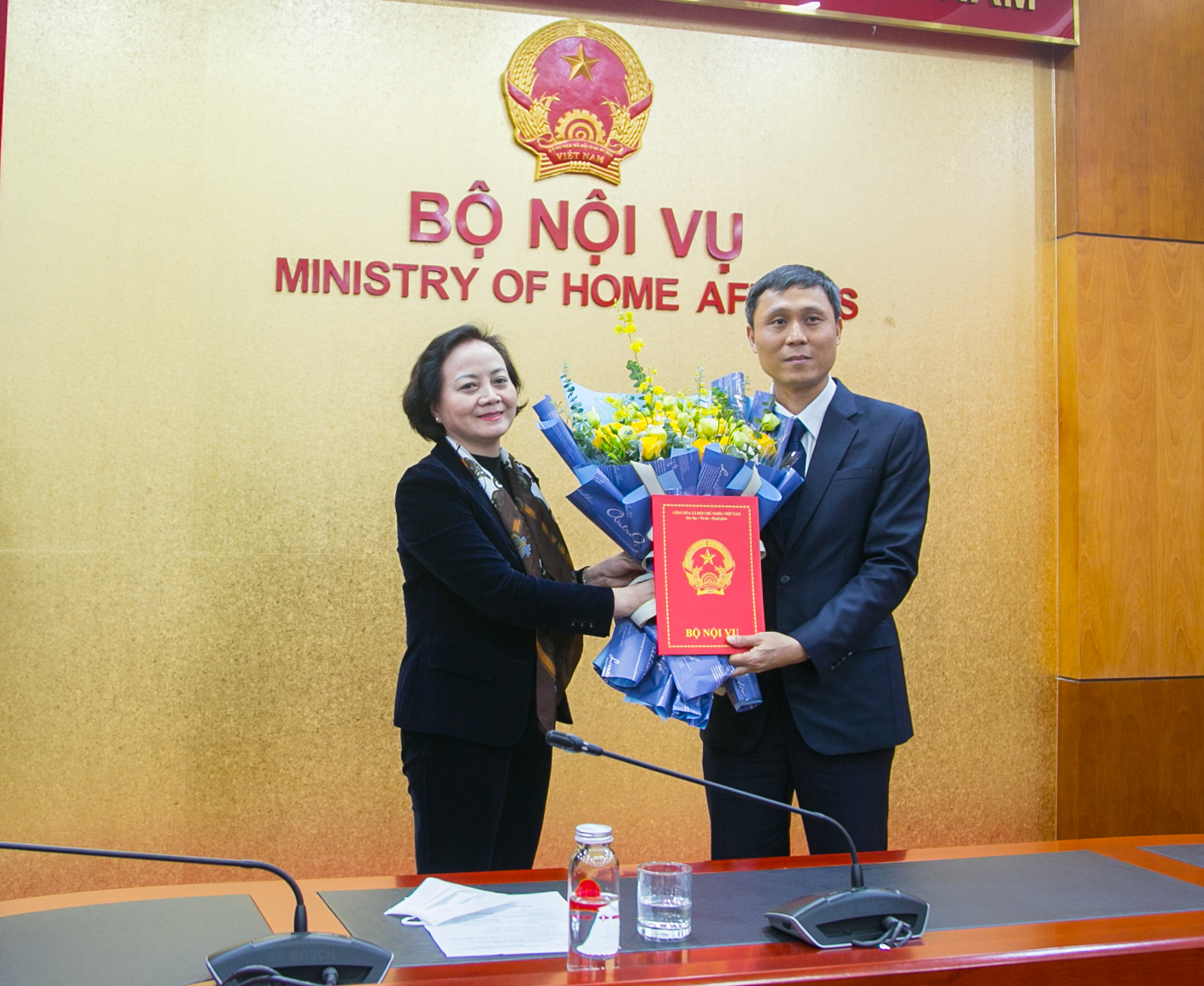 Công bố và trao Quyết định bổ nhiệm Vụ trưởng Vụ Tổ chức – Biên chế, Bộ Nội vụ
