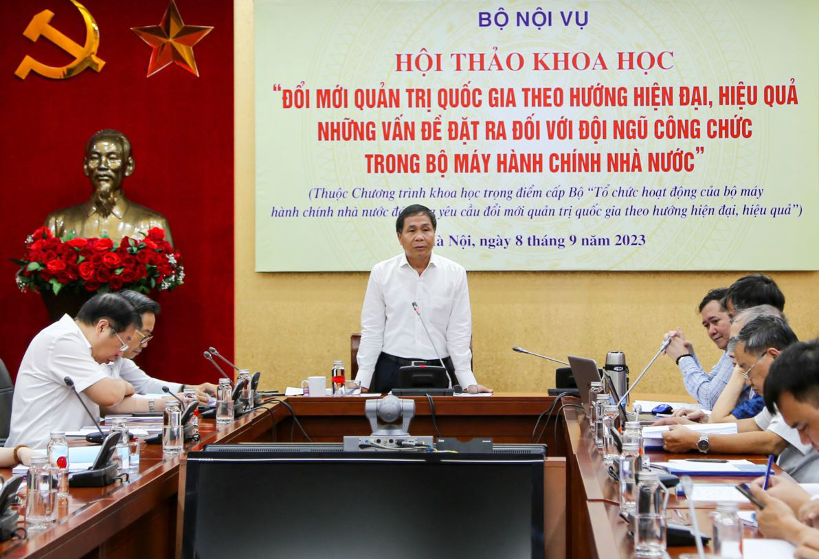Quan điểm, giải pháp đổi mới phương thức hoạt động của bộ máy hành chính nhà nước Việt Nam trong giai đoạn hiện nay